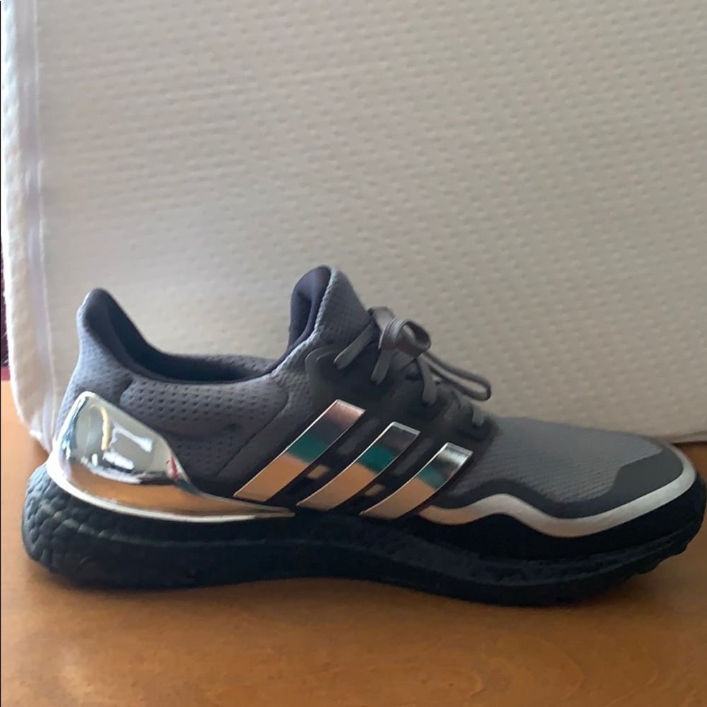 UltraBoost 20 “Silver”